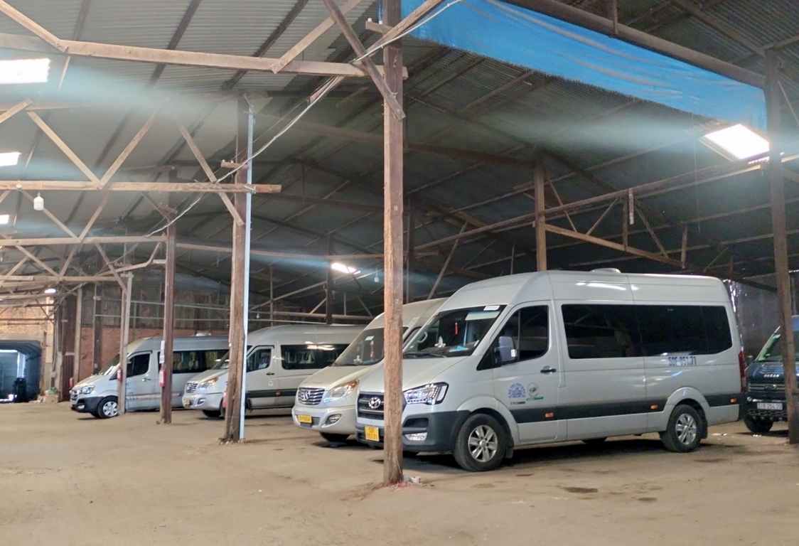 thuê xe 16 chỗ tại tphcm