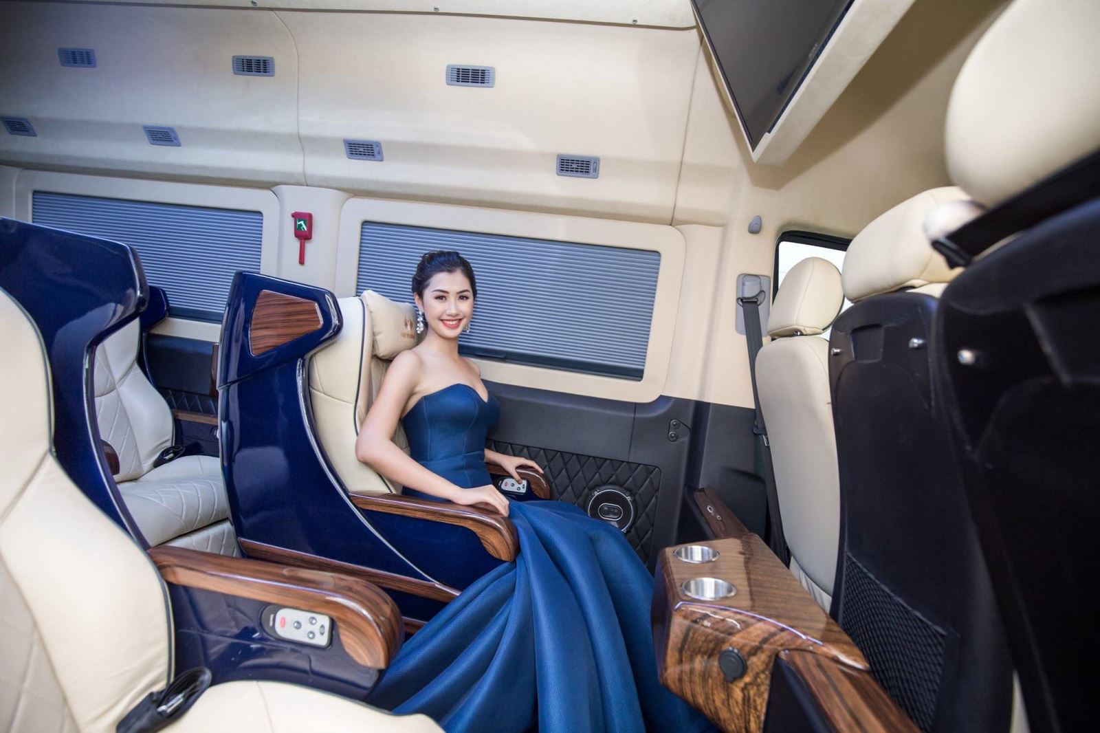 thuê xe limousine 9 chỗ tại tphcm
