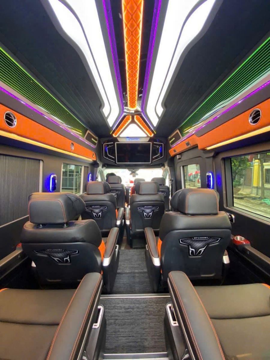 thuê xe limousine 9 chỗ tại tphcm