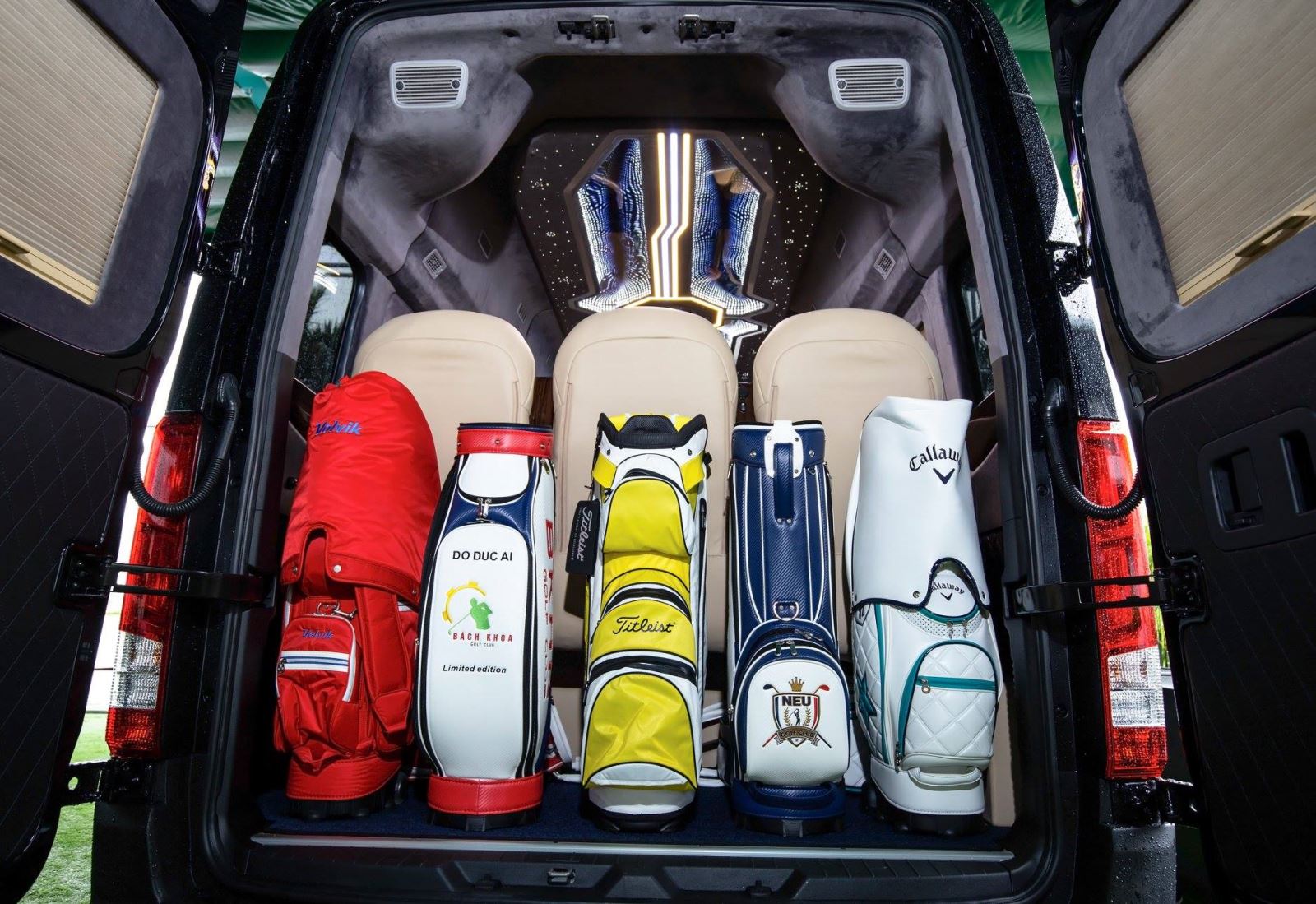 giá thuê xe limousine 9 chỗ