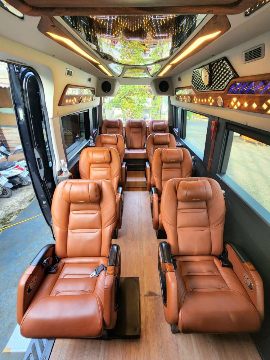 giá thuê xe limousine 9 chỗ