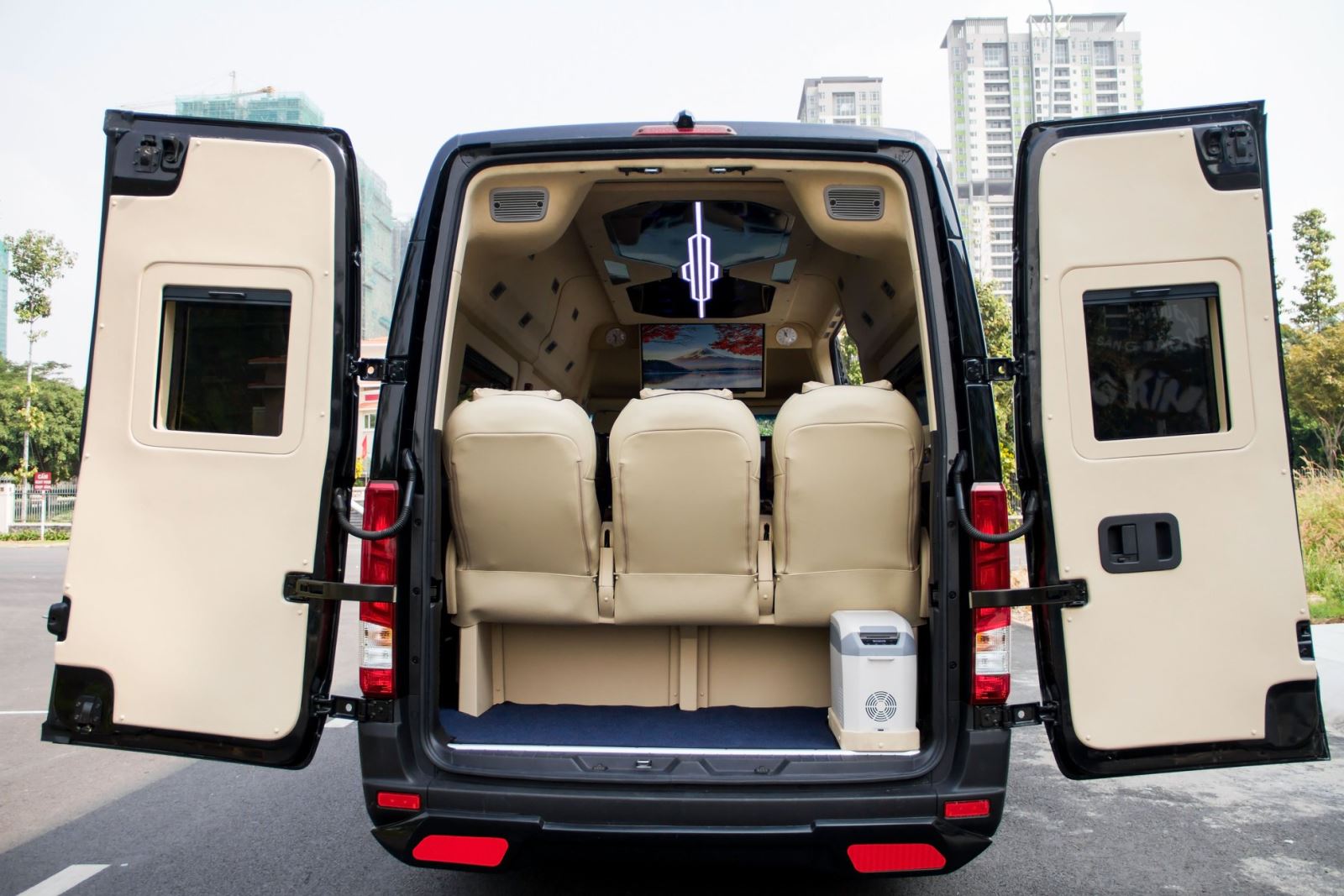 thuê xe 16 chỗ tại tphcm