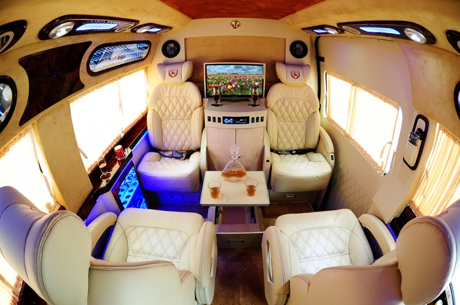 thuê xe limousine 9 chỗ tại tp.hcm