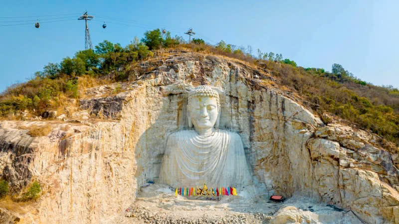 Tượng Phật Thích Ca Núi Sam